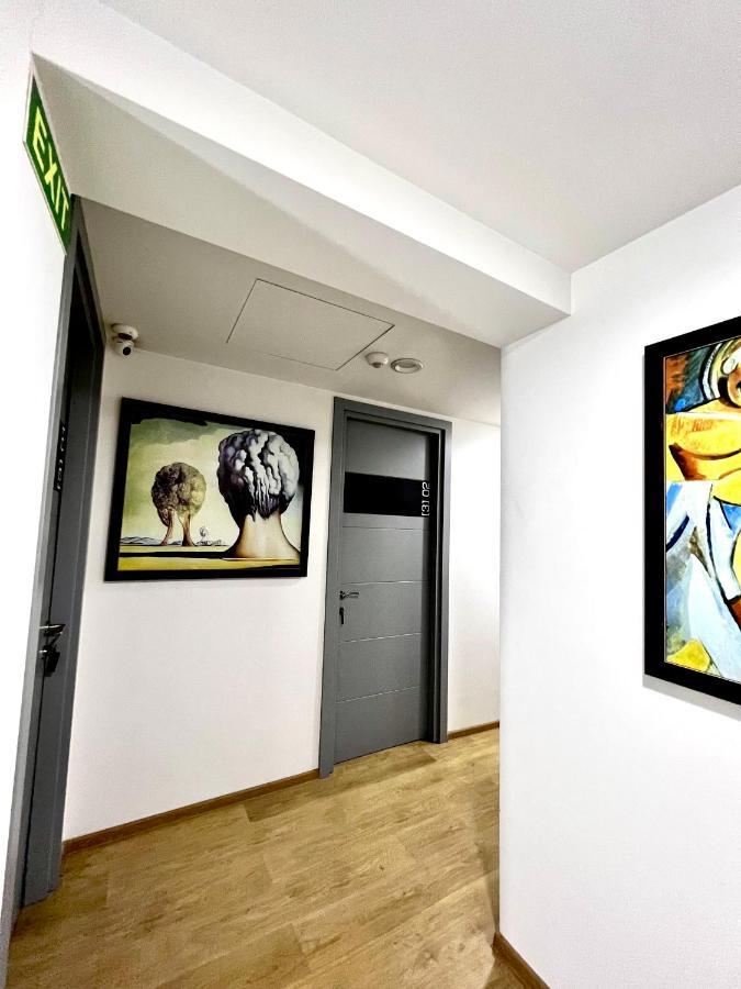 Queen Hostel Tbilisi ภายนอก รูปภาพ