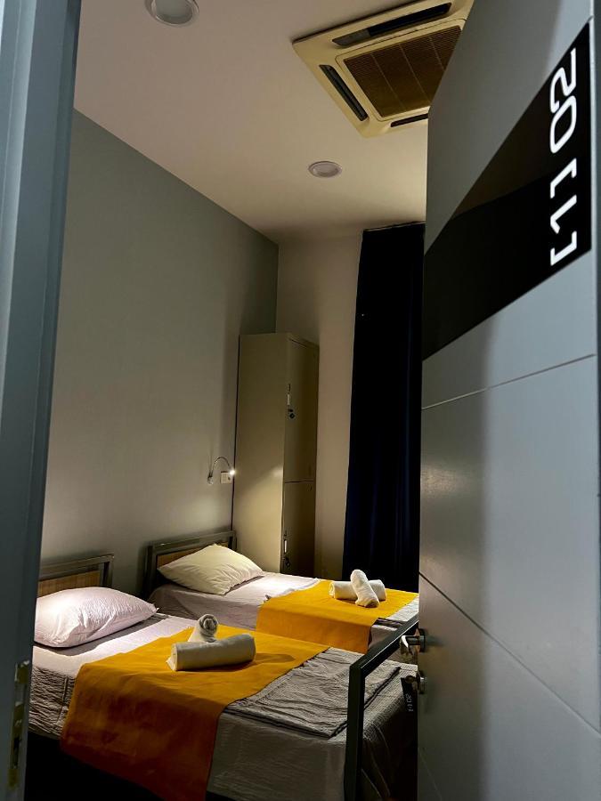 Queen Hostel Tbilisi ภายนอก รูปภาพ