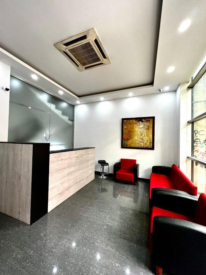 Queen Hostel Tbilisi ภายนอก รูปภาพ