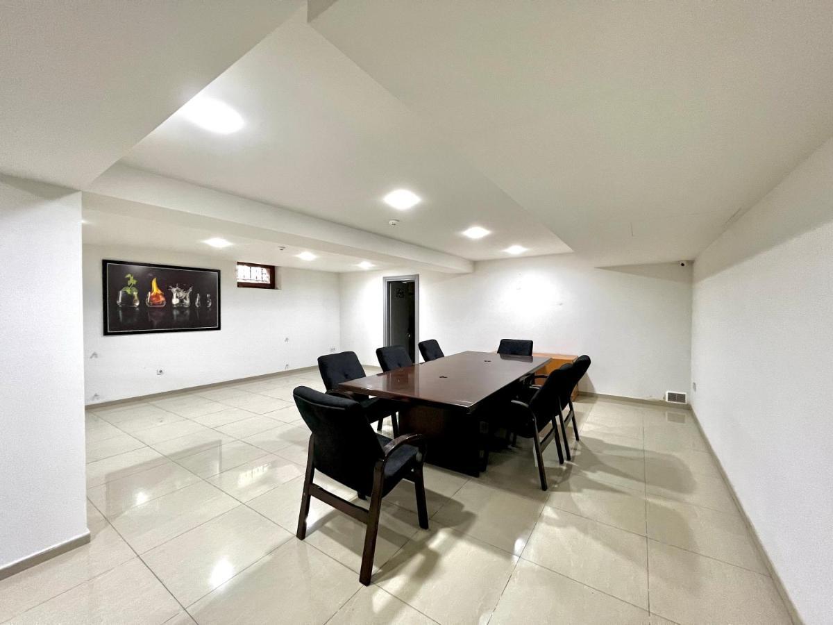 Queen Hostel Tbilisi ภายนอก รูปภาพ