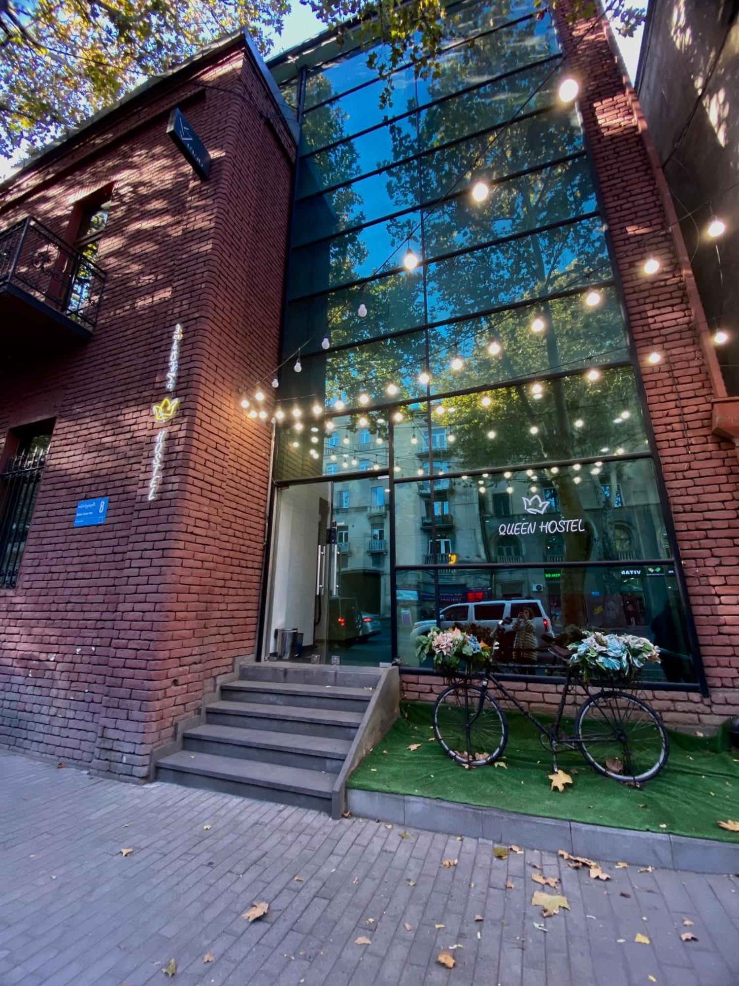 Queen Hostel Tbilisi ภายนอก รูปภาพ