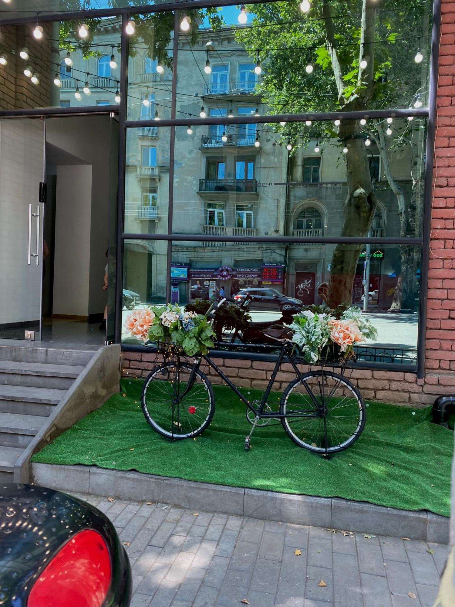 Queen Hostel Tbilisi ภายนอก รูปภาพ