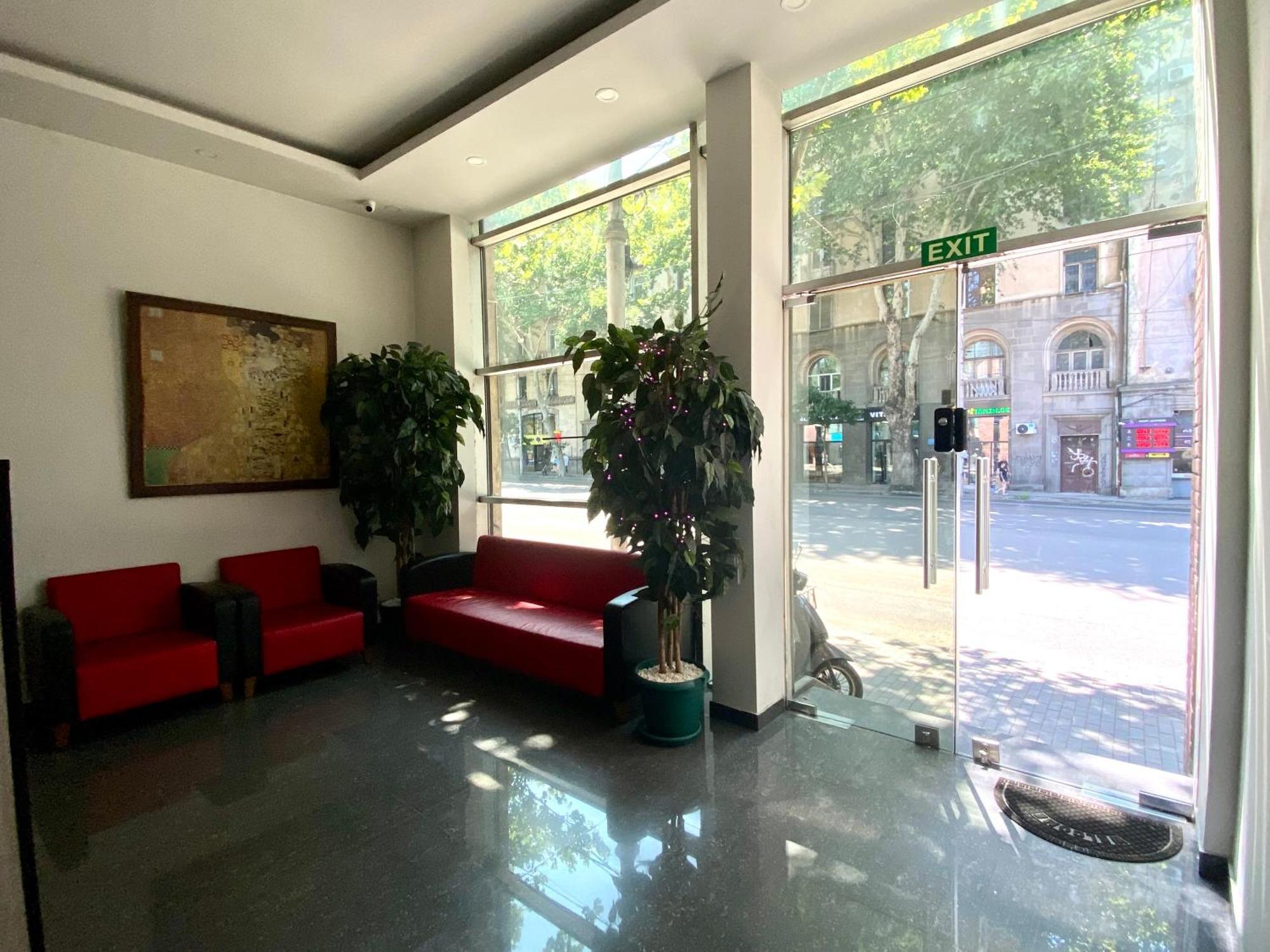 Queen Hostel Tbilisi ภายนอก รูปภาพ